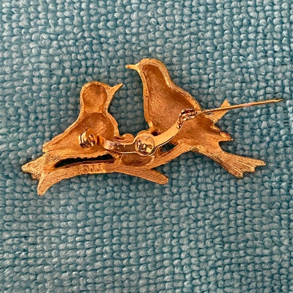 Vintage Nesting Bird Pin, Costume Jewelry, Jonette Jewelry Company - Picture 4 of 5